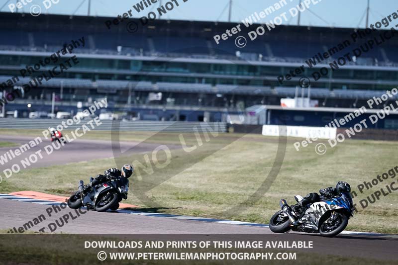 Rockingham no limits trackday;enduro digital images;event digital images;eventdigitalimages;no limits trackdays;peter wileman photography;racing digital images;rockingham raceway northamptonshire;rockingham trackday photographs;trackday digital images;trackday photos